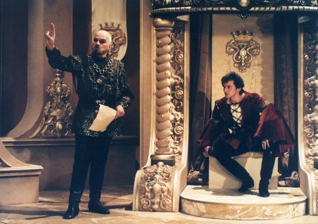 O pyšném panovníkovi