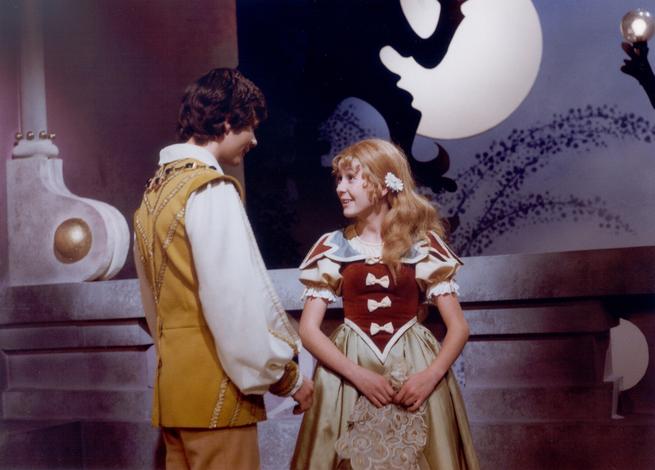 Předeme, předeme zlatou nitku