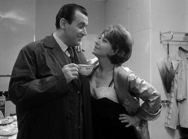 Ženu ani květinou neuhodíš