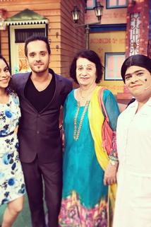 Profilový obrázek - Paresh Rawal, Tanvi Azmi, Kartik Aaryan & Kirti Kharbanda in Kapil's Show
