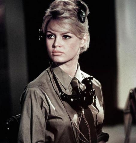 Babeta jde do války