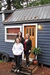 Profilový obrázek - Looking to Simplify, Christina and Her Daughter Hannah Are Going Tiny in Woodinville, Washington