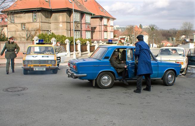 Sama v čase normálnosti