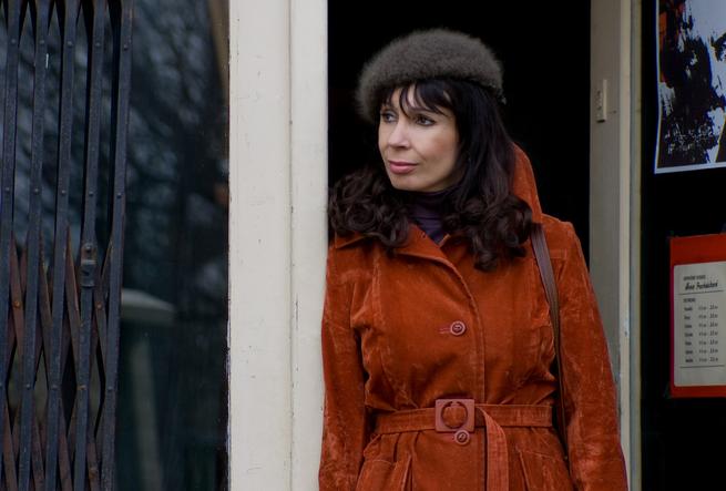 Sama v čase normálnosti