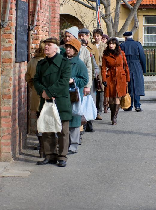 Sama v čase normálnosti