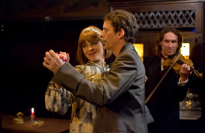 Sama v čase normálnosti