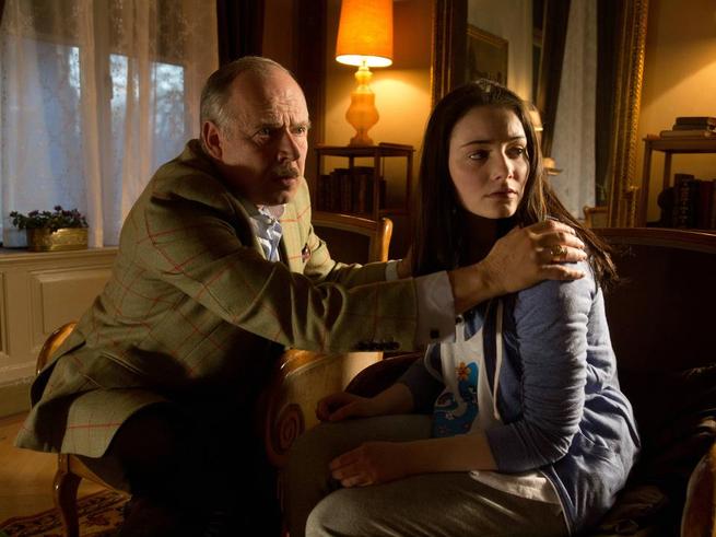 Rubínově červená